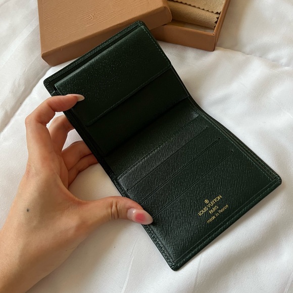 Louis Vuitton Taiga Compact Wallet - Dark Green - Picture 3 of 11